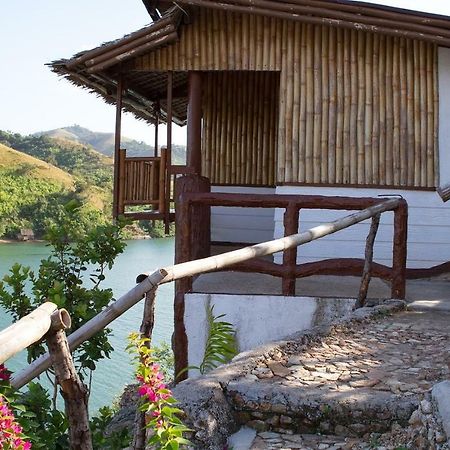 Borac Bay Bungalows Hotel And Resort Buitenkant foto