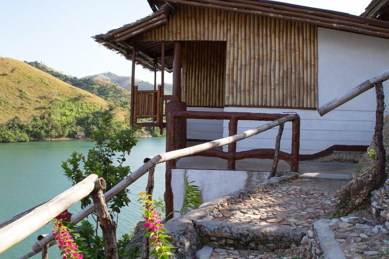 Borac Bay Bungalows Hotel And Resort Buitenkant foto